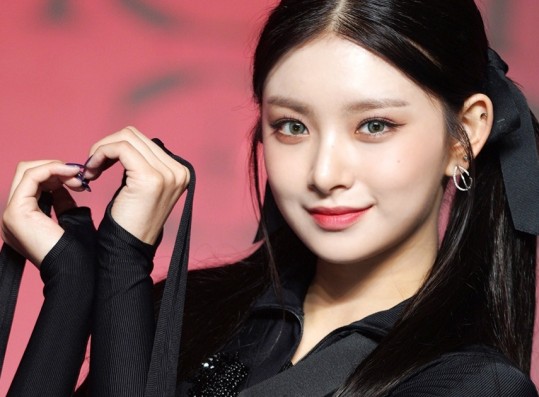 Yuehua Entertainment Suddenly Announces EVERGLOW Yiren's Hiatus — Here's Why People are Worried