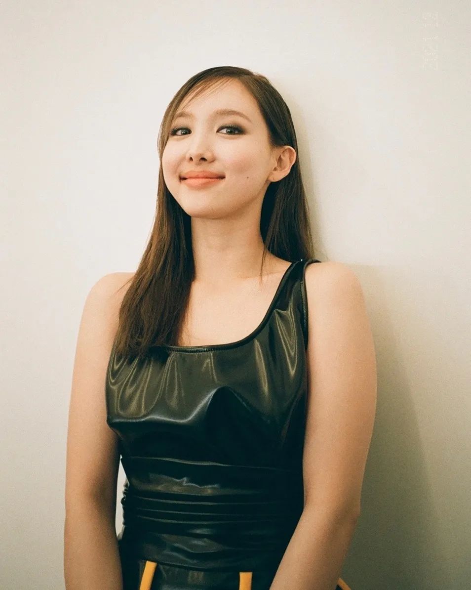 TWICE Nayeon, a completely different atmosphere.. Was she this sexy?