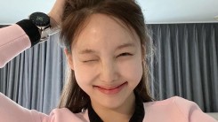 TWICE Nayeon, neat and pretty.. Lovely wink