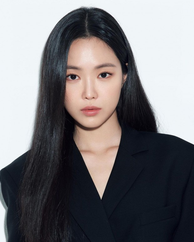 APINK Naeun Draws Backlash for Sitting Out of Group's Comeback ...