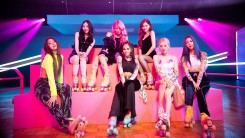 MOMOLAND Becomes First K-pop Group To Appear on Mexican Terrestrial TV Show: Why Is It Huge Achievement?