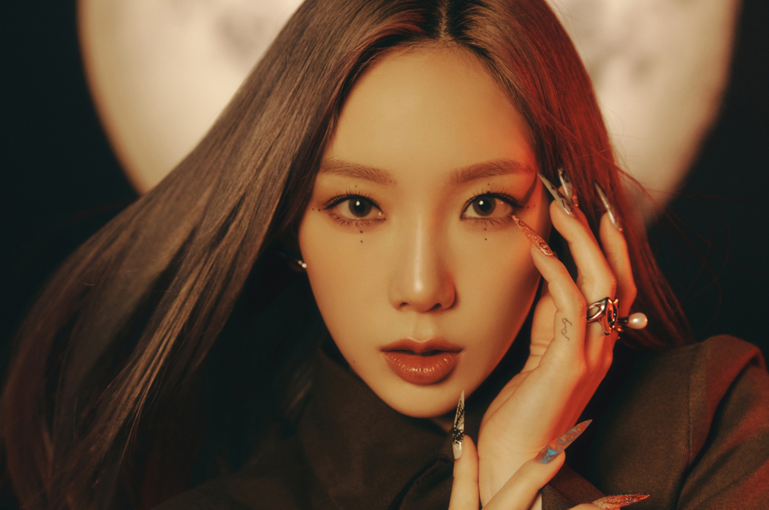 Read more about the article Taeyeon’s ‘INVU’ Breaks Highest First-Day Gross sales Report for Soloist in 2022
