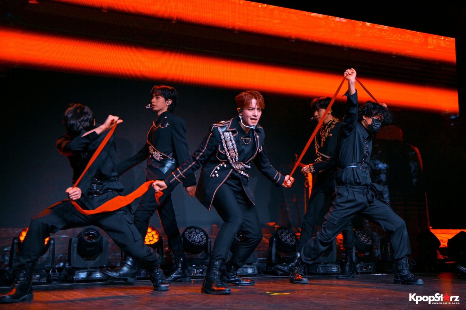 Exclusive Photos from ONEUS 2022 'BLOOD MOON' Tour in New York City