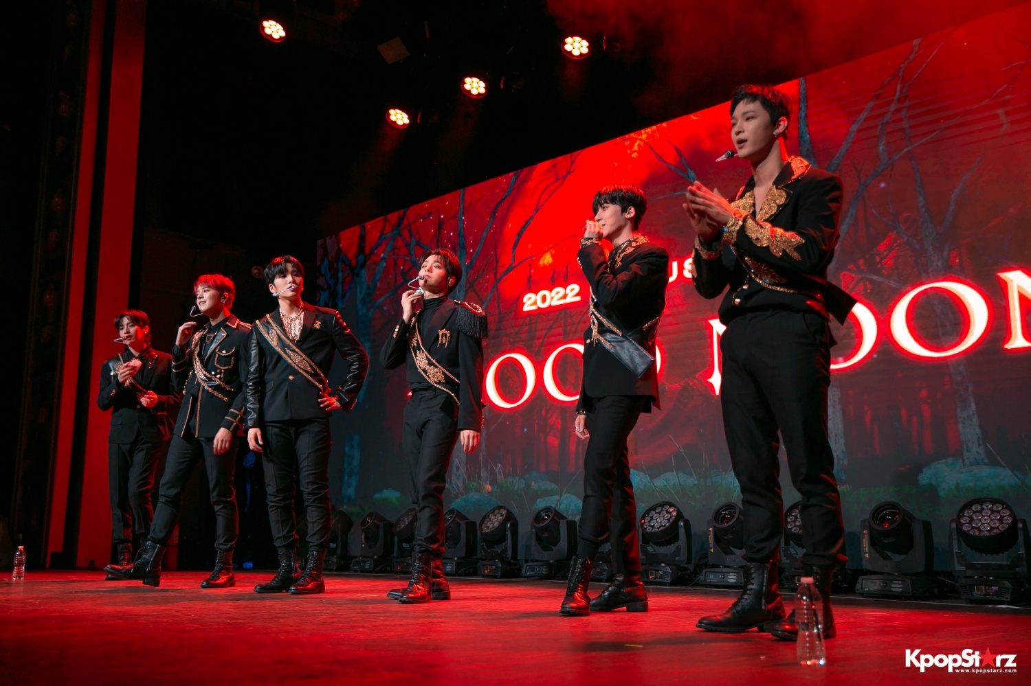 Exclusive Photos from ONEUS 2022 'BLOOD MOON' Tour in New York City