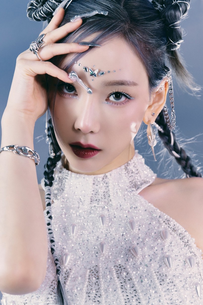 SNSD Taeyeon Who Debuted 5 Times Without Break Draws Mixed Reactions