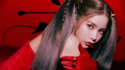 MAMAMOO Solar Releases 'Solo Comeback' Enchanting Red Teaser