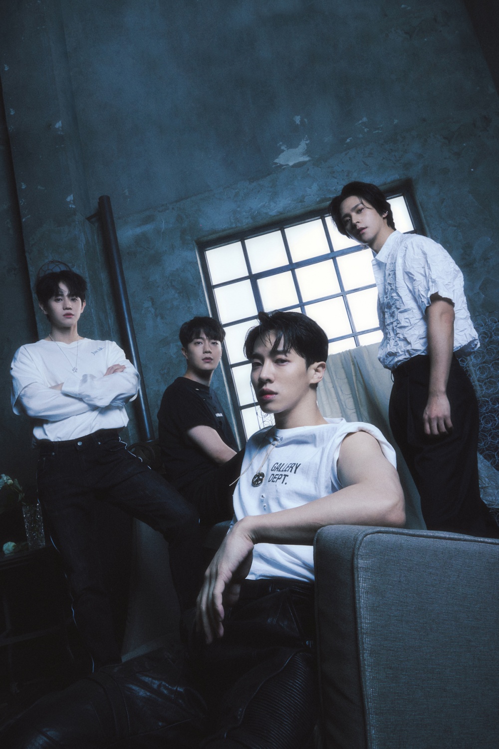 Highlight, transformed into a wounded youth... New album image released
