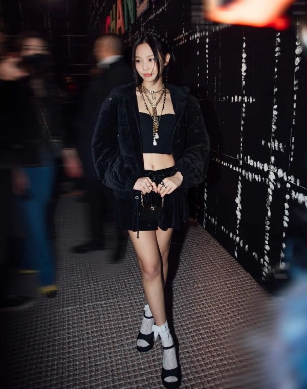 Jisoo receives praise from famous stylists
