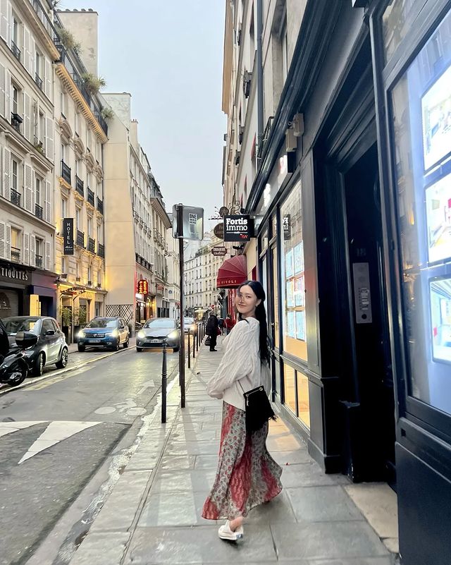 Hwasa Displays Parisian Chic Style