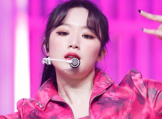 THIS 13-Second Clip of (G)I-DLE Shuhua is Going Viral — Here’s Why