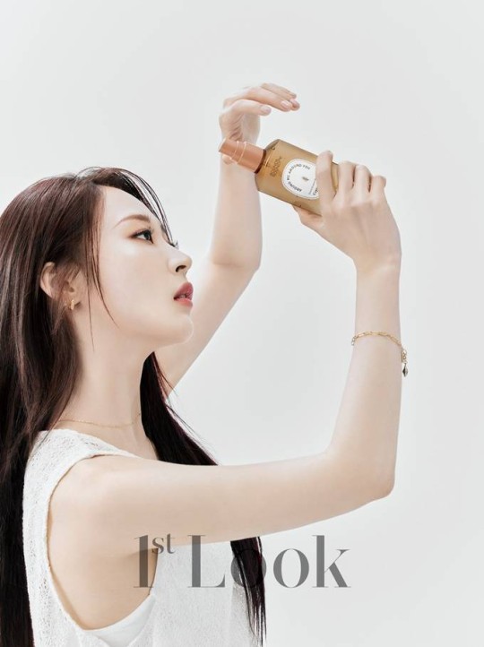Mamamoo Moonbyul Exudes Goddess Energy in Latest Pictorial 