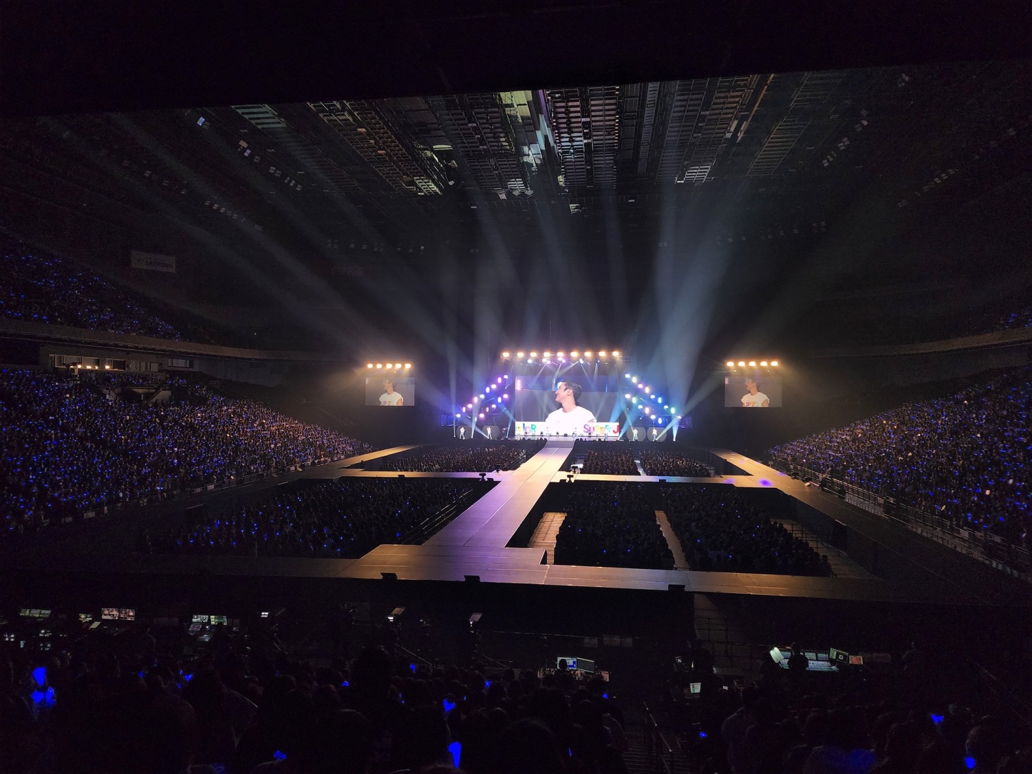 Super Junior's first Japanese performance in 2 years... 45,000 fan enthusiasm