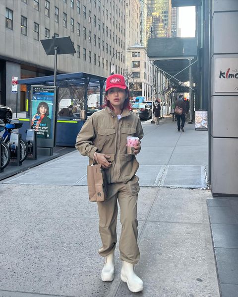 Aiki Poses on the Streets of New York | KpopStarz