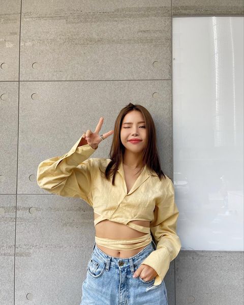 Mamamoo Solar Wears Pastel Yellow for Spring