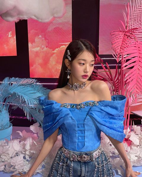 IVE Wonyoung Styles Blue Off-Shoulder Top