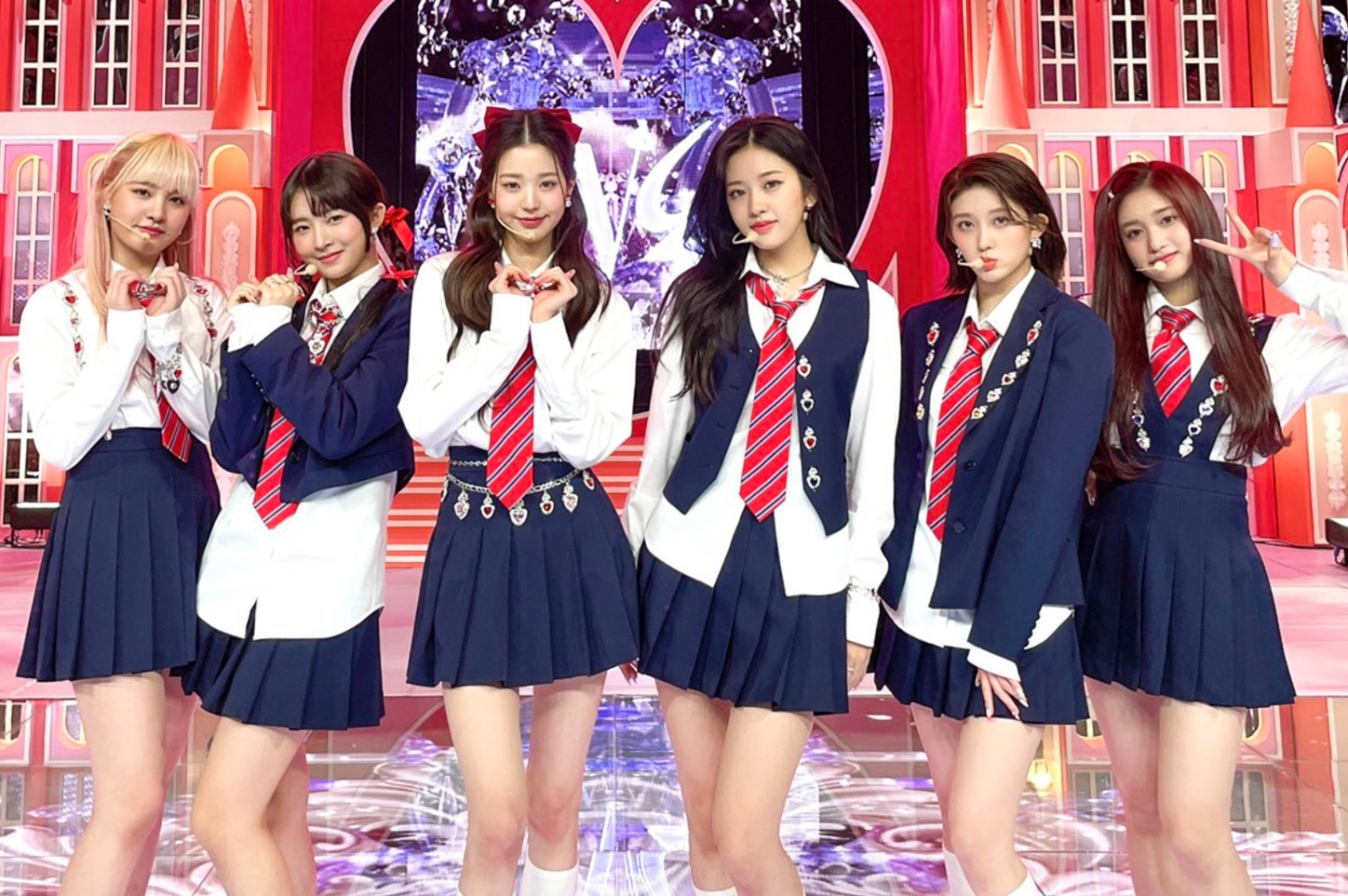 IVE's 'LOVE DIVE' Enters Top 10 Highest First-Week Sales by K-pop Girl  Groups in Hanteo History