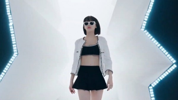 HYBE Faces Controversy Following LE SSERAFIM Chaewon's 'Underboob' Fashion  | KpopStarz