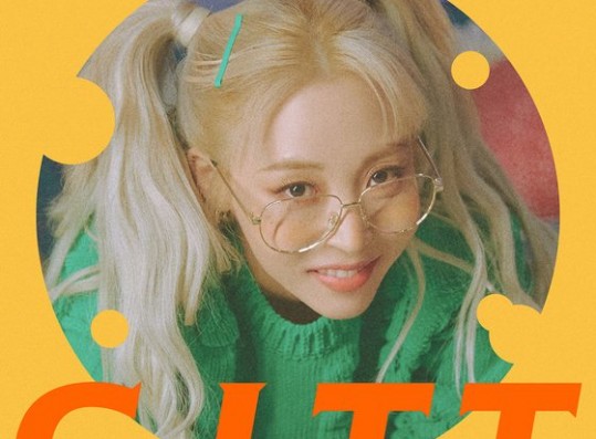 MAMAMOO Moonbyul Releases New Album Cover