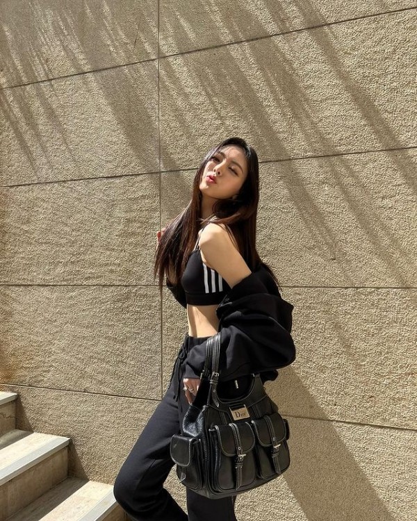 ITZY Yuna posts on the official ITZY Instagram