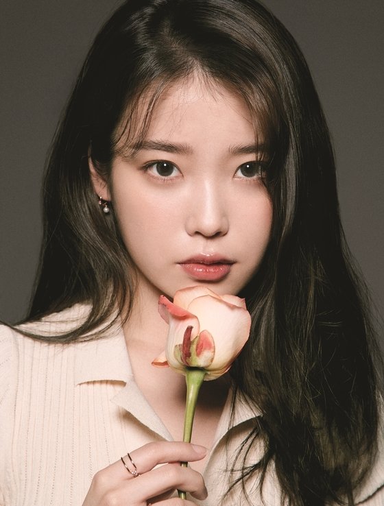 IU "I want to share the love I received" Donate 100 million won on Children's Day