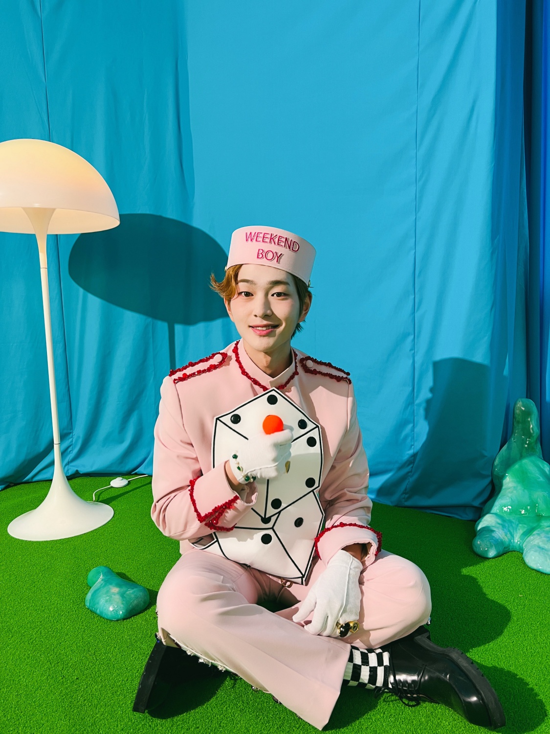 Onew, solo activity in Japan... First regular announcement in July