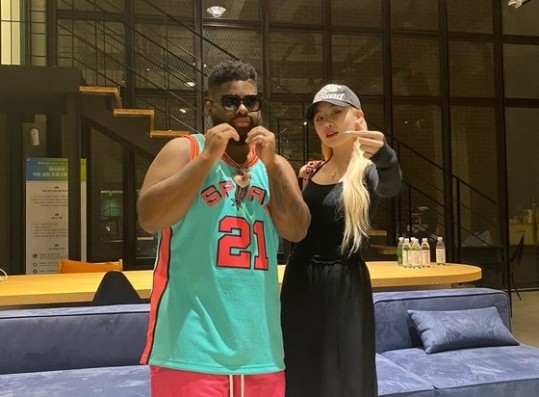 Jamie's surprise meeting with Pink Sweat$ 'Visiting Korea' 