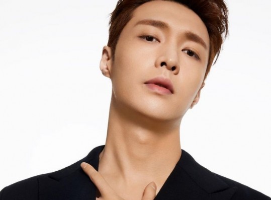 Where is Lay Now? Activities of EXO Member Who Left SM Entertainment