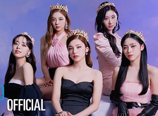 ITZY Earns 'K-pop's 4th-Generation Queens