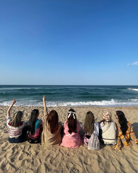 Girls' Generation complete, touching sea travel photos "Youth is right now"