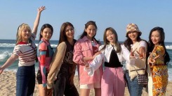 Girls' Generation complete, touching sea travel photos 