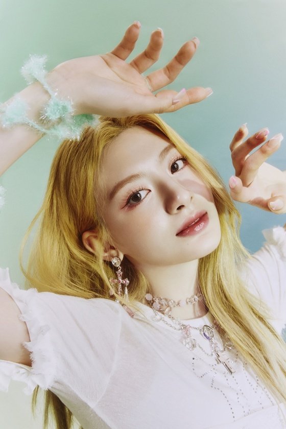 STAYC Se-eun, blonde doll visual… 'WE NEED LOVE' concept photo released