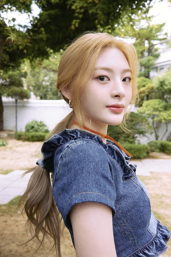 STAYC Se-eun, blonde doll visual… 'WE NEED LOVE' concept photo released