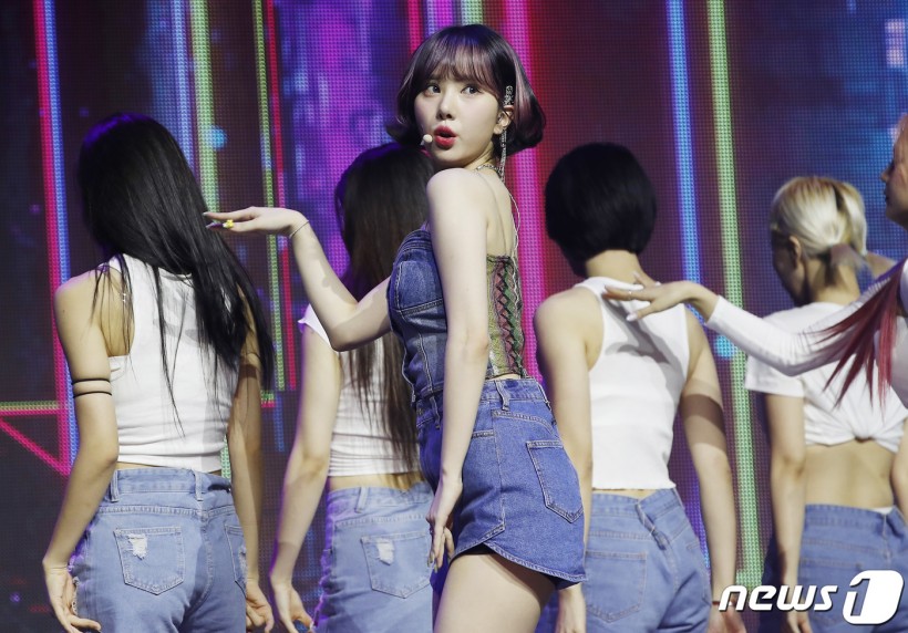 VIVIZ Eunha Becomes Hot Topic for Wearing THIS Outfit