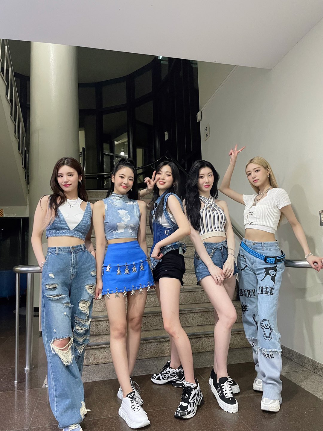 ITZY "Comeback after 10 months, high expectations... High level of completion"