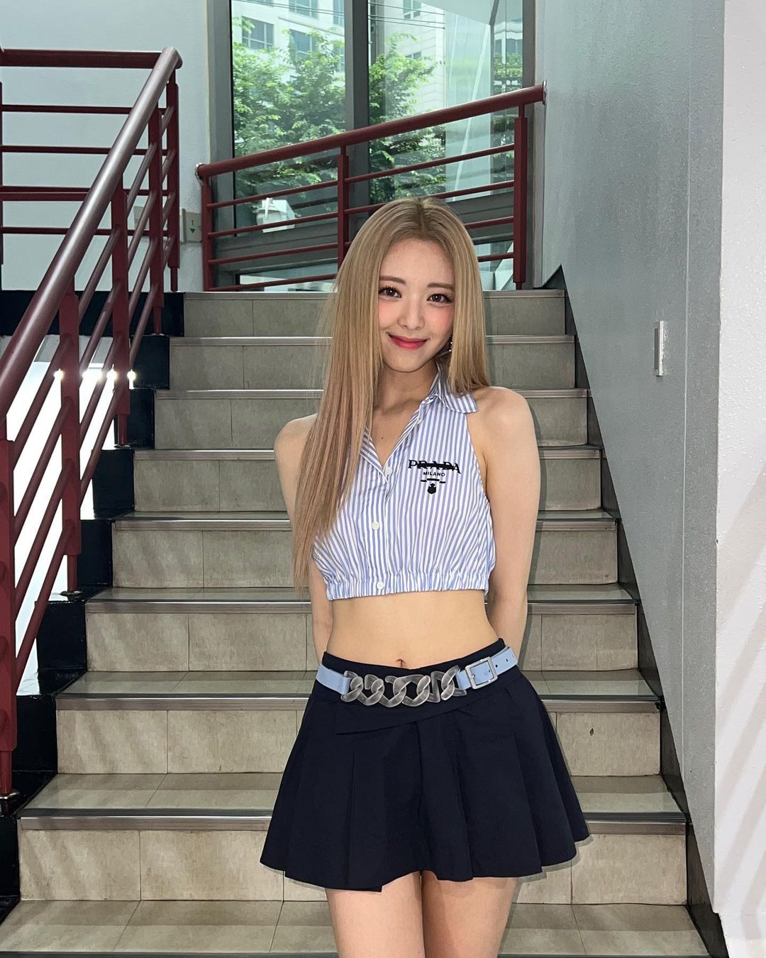 ITZY Yuna, 'Surprised' with a zero-fat body... doll-like beauty