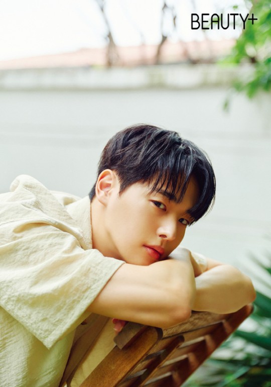 Victon Byung-chan, a refreshing summer visual that stands out with 'honey skin'