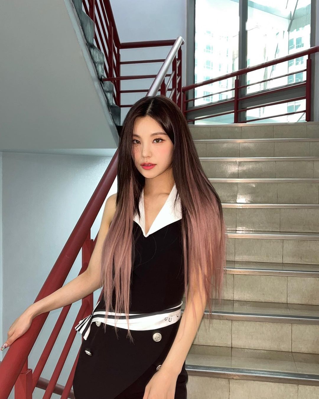 ITZY Yeji, an explosion of refreshing beauty... superior ratio