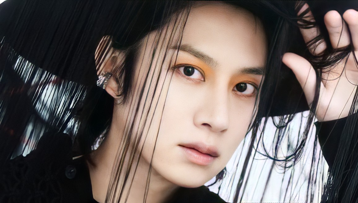 Super Junior Heechul makes a generous donation to victims of school violence