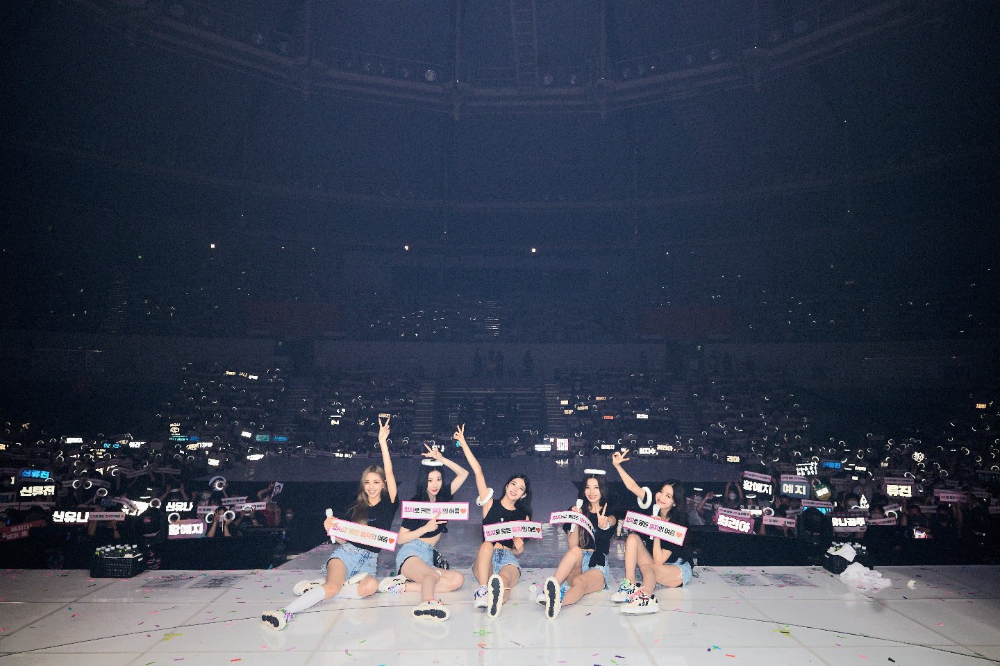 ITZY, THE 1ST WORLD TOUR <CHECKMATE> Seoul concert success "I feel I lived for this moment"