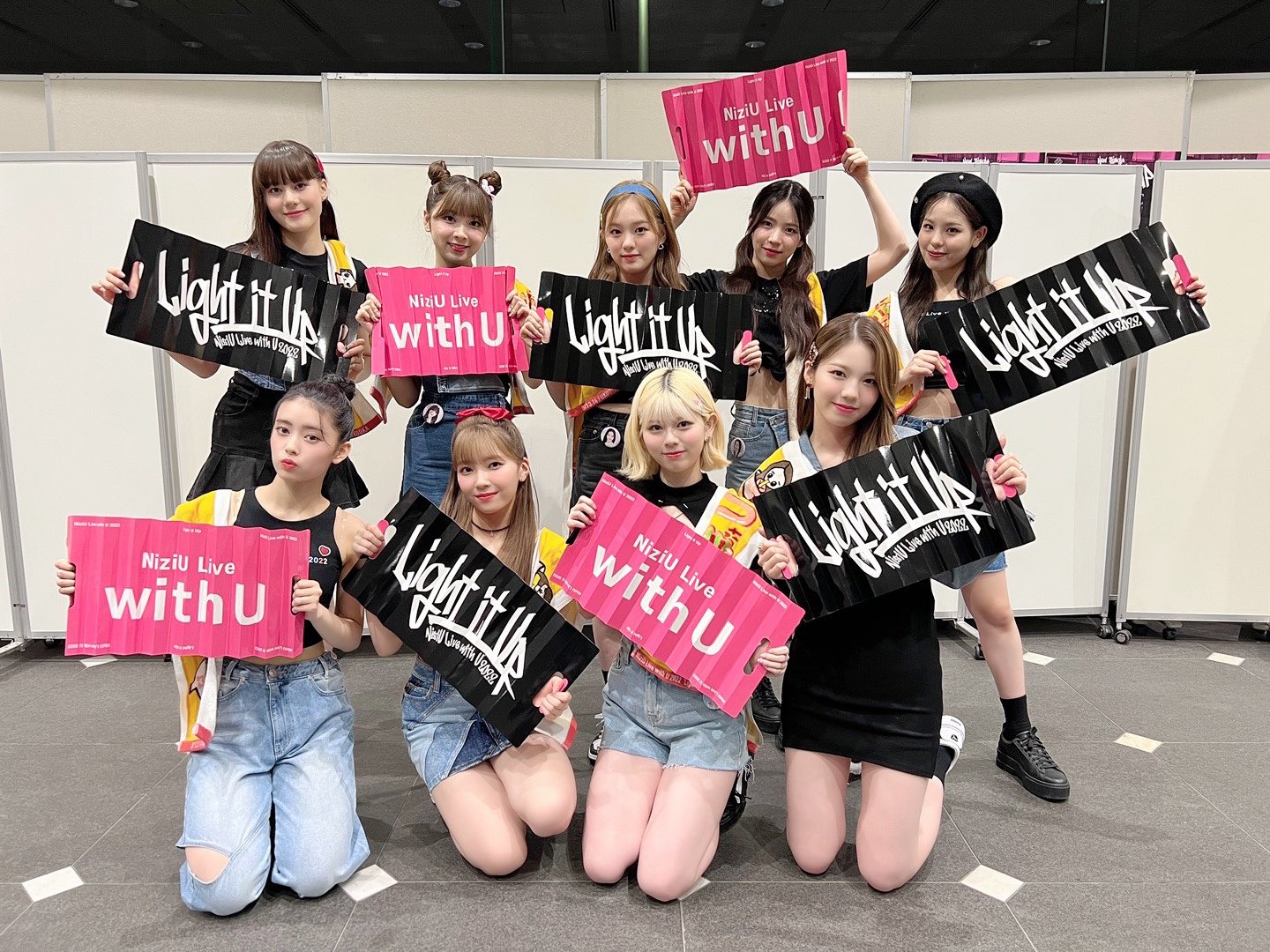 JYP NiziU opens its first debut tour... Performance in Fukuoka, Japan