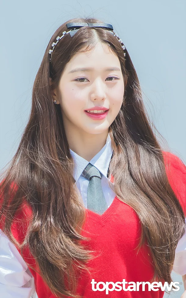 IVE Jang Wonyoung’s Styling for ‘Knowing Bros’ Garners Mixed Responses