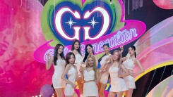 Girls' Generation 'FOREVER 1' Comeback Stage First Revealed... full performance