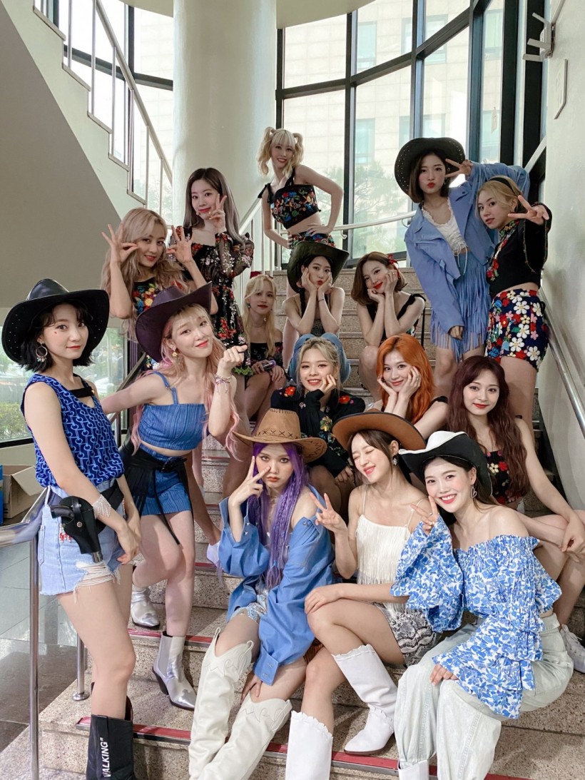 TWICE Adores Oh My Girl