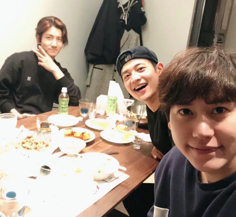 'Kyuline' Shares Photo With Maknae NCT Doyoung—  Where Is EXO Suho?