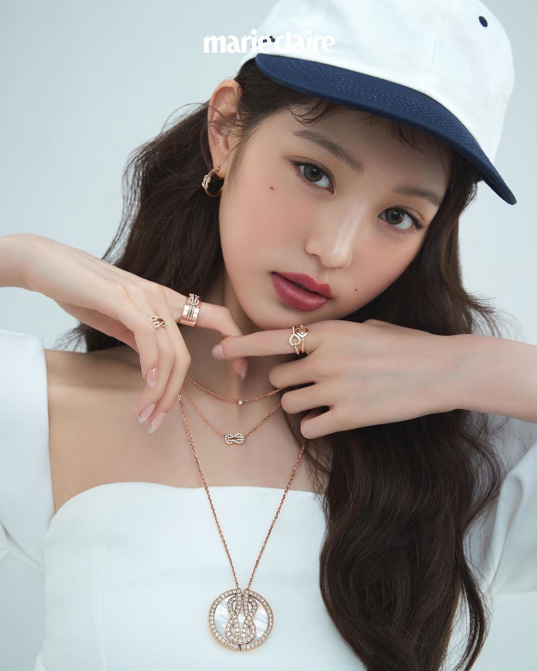Wonyoung's pictorial, full of fresh and lovely charm