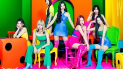 JYP NMIXX reveals group concept photos... 'Gorgeous' with vivid costumes