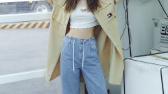 Nayeon, a slim waist revealed in crop top fashion... reverse sexy