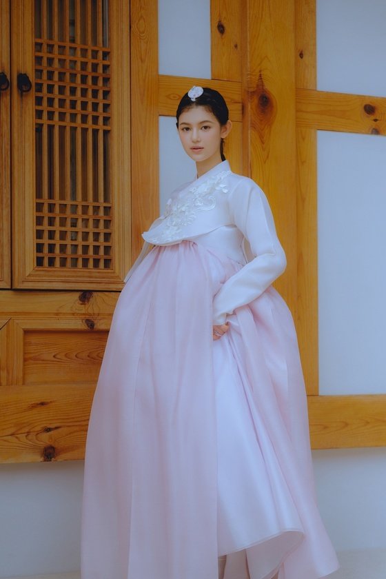 NewJeans, Chuseok greetings with elegant hanbok "Happy holidays"