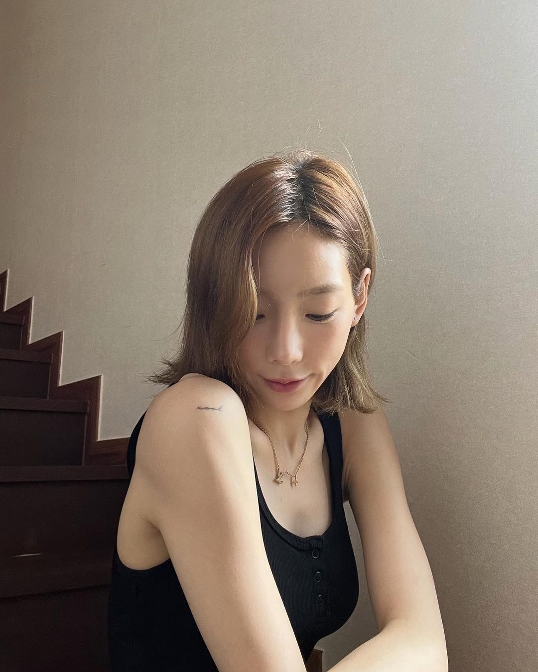 Taeyeon, the glamor that doesn't fit the microfiber forearm... the one who has it all