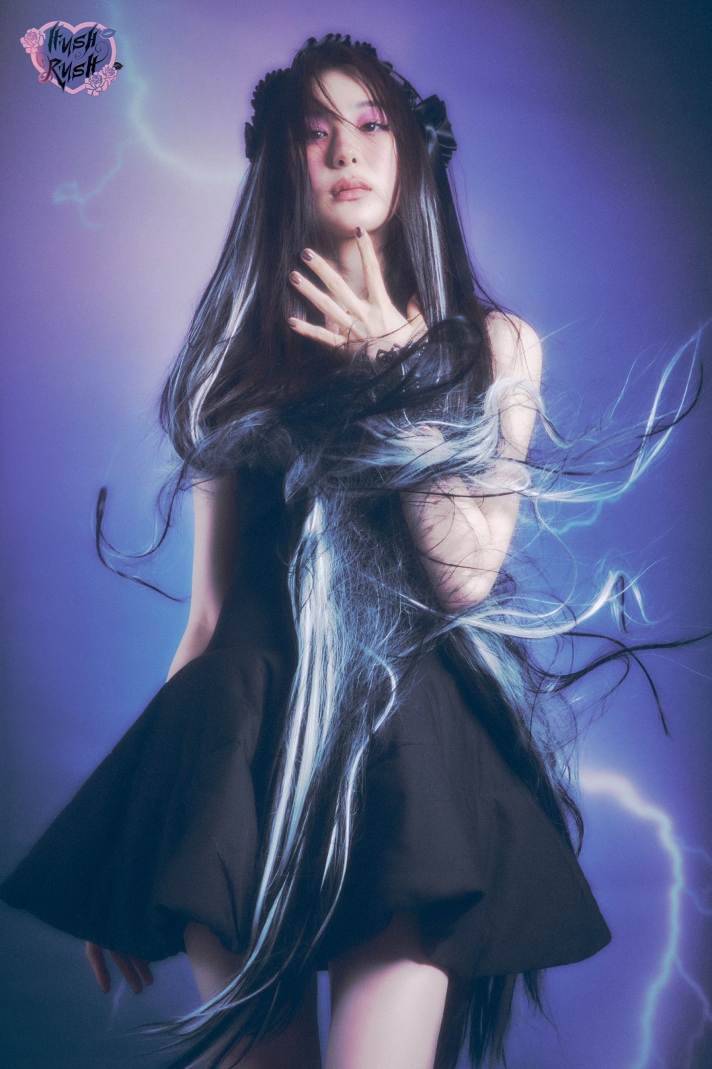 'Solo Debut' Lee Chae-yeon, 'HUSH RUSH' concept photo released... vampire transformation